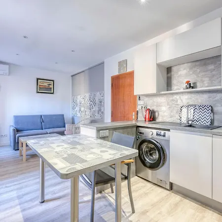 Apartment Le Patio Du Port - Appt Climatise Avec Jardin *
