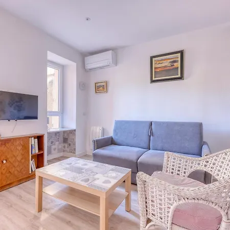 Apartment Le Patio Du Port - Appt Climatise Avec Jardin